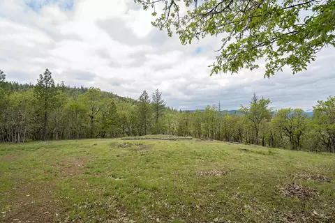0 Cabetowne Way, Shady Cove, OR 97539