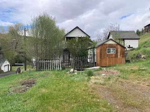 213 E Main St, Canyon City, OR 97820