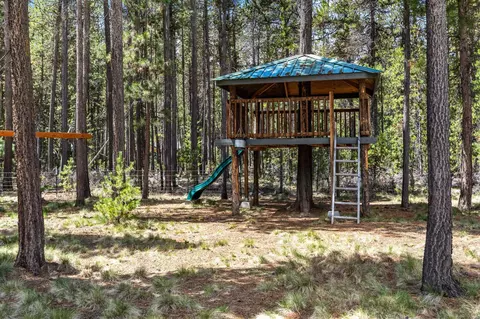 16855 Elsinore Rd, Bend, OR 97707 photo 29
