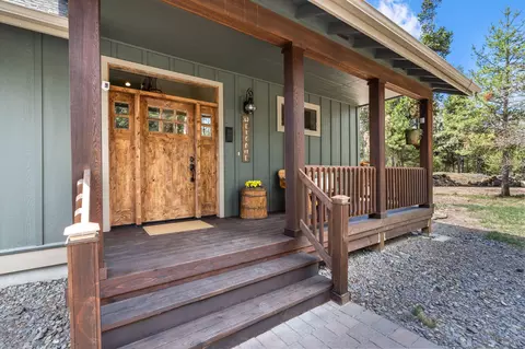 16855 Elsinore Rd, Bend, OR 97707 photo 2
