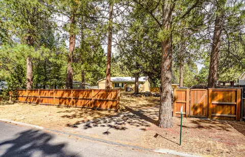 60960 Granite Dr, Bend, OR 97702