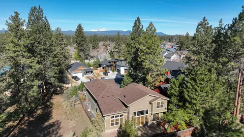 60808 Yellow Leaf St, Bend, OR 97702 photo 27