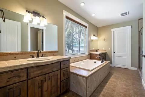 60808 Yellow Leaf St, Bend, OR 97702 photo 11