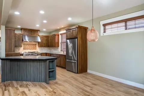60808 Yellow Leaf St, Bend, OR 97702 photo 5