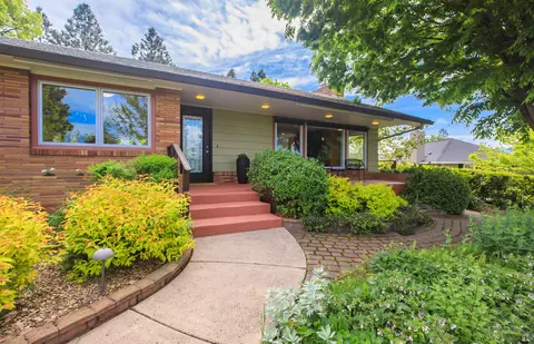 224 Saginaw Dr, Medford, OR 97504