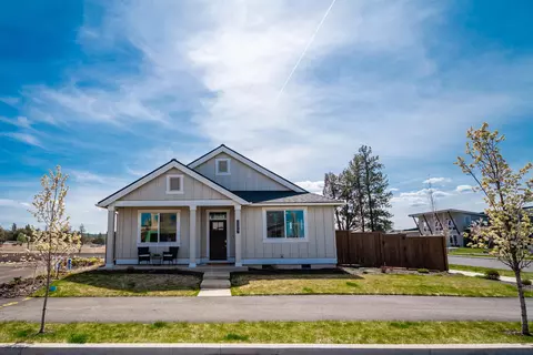 20867 SE Delta Dr, Bend, OR 97702 photo 2