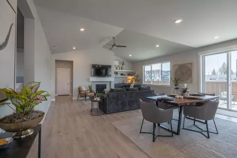 20867 SE Delta Dr, Bend, OR 97702