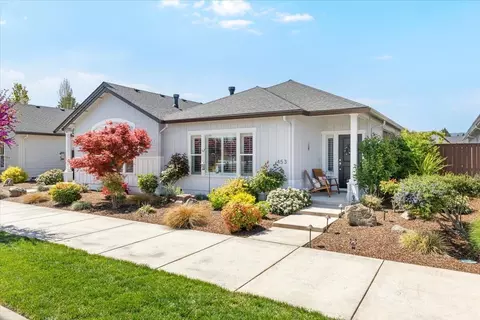 453 S Haskell St, Central Point, OR 97502