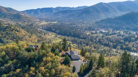 3013 Pearce Park Rd, Grants Pass, OR 97526