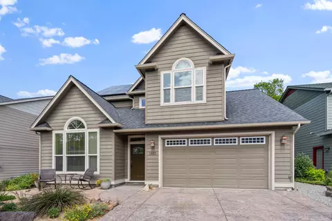 1821 Summer Pl, Talent, OR 97540
