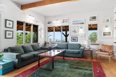 Living - 7575 Torrey Pines Ter, Eagle Point, OR 97524 photo 2 of 3