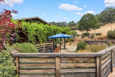 Exterior - 7575 Torrey Pines Ter, Eagle Point, OR 97524 photo 6 of 19