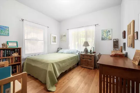 Bedroom - 7575 Torrey Pines Ter, Eagle Point, OR 97524 photo 2 of 2