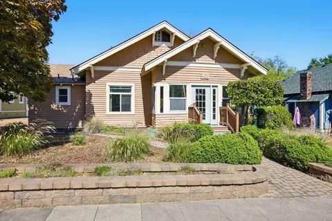 263 Oak St, Ashland, OR 97520