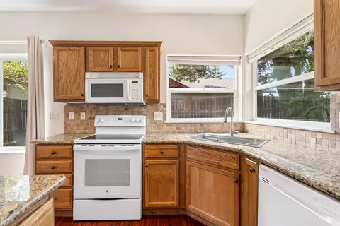 61161 Larkspur Loop, Bend, OR 97702 photo 7