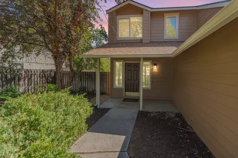 3018 NE Rock Chuck Dr, Bend, OR 97701