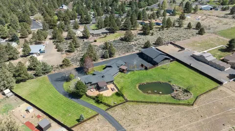 61794 Wickiup Rd, Bend, OR 97702