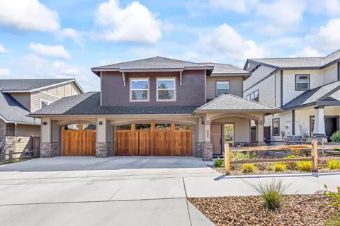 63322 NW Thoroughbred Pl, Bend, OR 97703