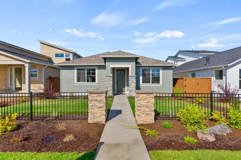 3966 NE Oakside Loop, Bend, OR 97701