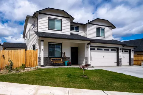 20452 SE Senden Ln, Bend, OR 97702 photo 1