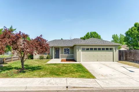 3877 Strawberry Fields Ln, White City, OR 97503
