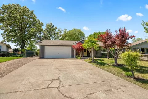 3033 Connell Ave, Medford, OR 97501