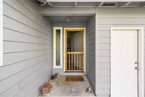 409 Crystal Dr, Eagle Point, OR 97524 photo 2