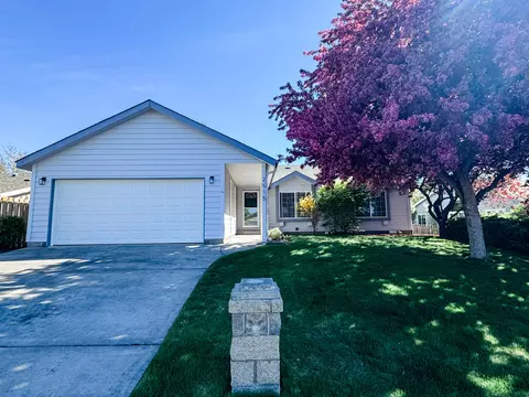 2515 NE Wintergreen Dr, Bend, OR 97701