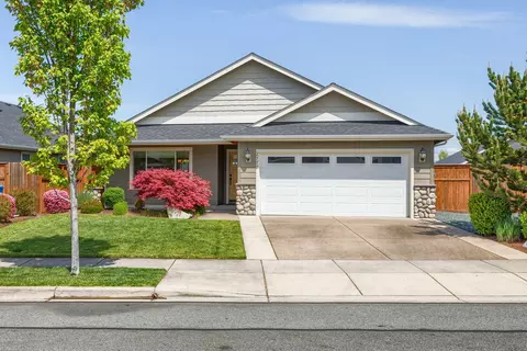 2778 Esther Ln, Grants Pass, OR 97527
