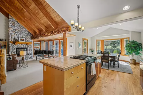Kitchen - 57661 Poplar Loop, Sunriver, OR 97707 photo 5 of 7