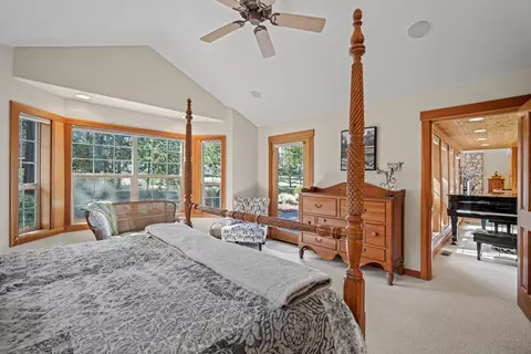 Bedroom - 57661 Poplar Loop, Sunriver, OR 97707 photo 8 of 13