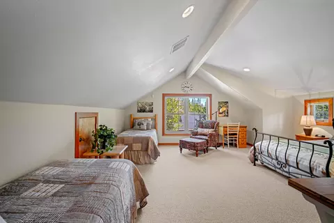 Bedroom - 57661 Poplar Loop, Sunriver, OR 97707 photo 9 of 13
