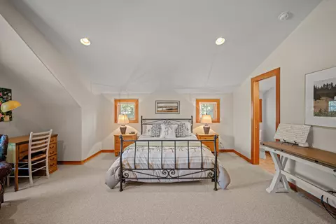 Bedroom - 57661 Poplar Loop, Sunriver, OR 97707 photo 10 of 13