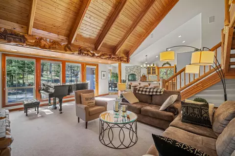 Living - 57661 Poplar Loop, Sunriver, OR 97707 photo 3 of 4