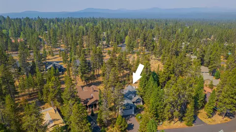 View/Area - 57661 Poplar Loop, Sunriver, OR 97707 photo 3 of 4