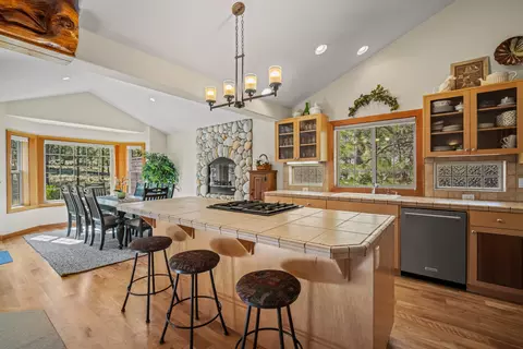 Kitchen - 57661 Poplar Loop, Sunriver, OR 97707 photo 1 of 7