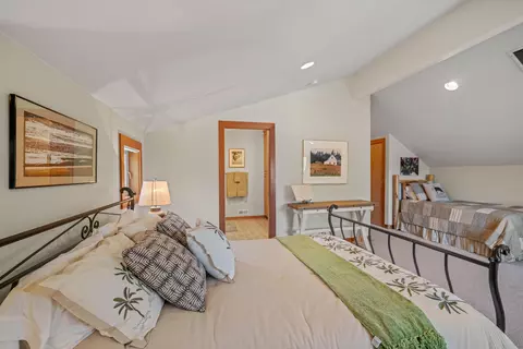 Bedroom - 57661 Poplar Loop, Sunriver, OR 97707 photo 12 of 13