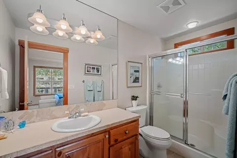 Bath - 57661 Poplar Loop, Sunriver, OR 97707 photo 1 of 8