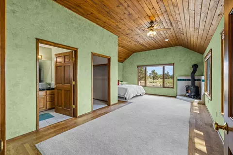 Bedroom - 62820 Dickey Rd, Bend, OR 97701 photo 2 of 6