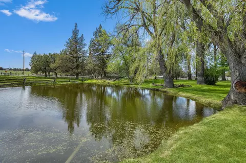 View/Area - 62820 Dickey Rd, Bend, OR 97701 photo 2 of 4
