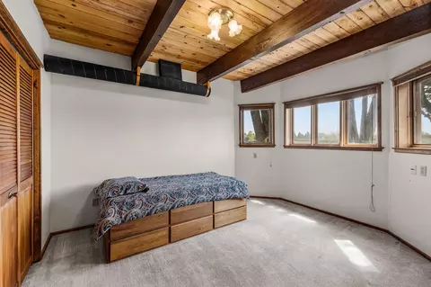 Bedroom - 62820 Dickey Rd, Bend, OR 97701 photo 6 of 6