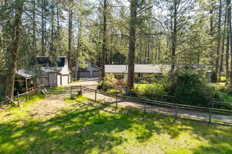 770 Pass Creek Rd, Grants Pass, OR 97526