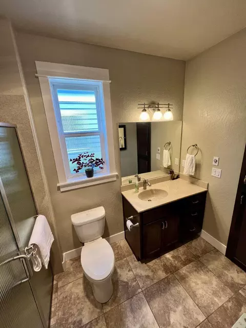 522 Blue Moon Dr, Central Point, OR 97502 photo 8
