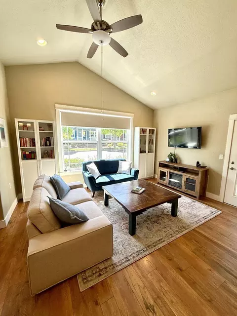 522 Blue Moon Dr, Central Point, OR 97502 photo 3
