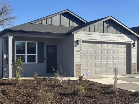 722 Dahl Pl #17, Medford, OR 97501