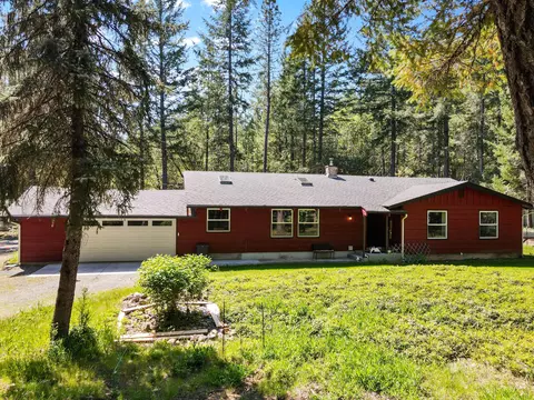 7077 Rockydale Rd, Cave Junction, OR 97523
