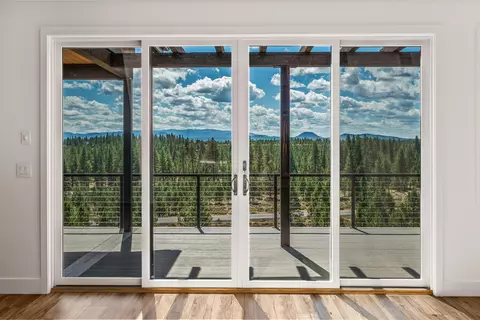 19135 Gateway Loop, Bend, OR 97702 photo 1