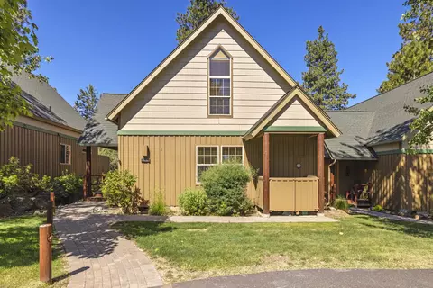 4632 Marsh Hawk Dr, Klamath Falls, OR 97601