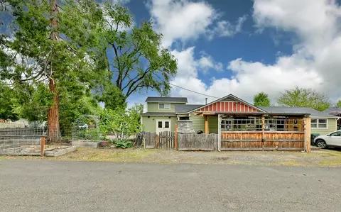 3747 Hilsinger Rd, Phoenix, OR 97535 photo 1