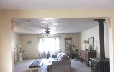 610 S Applegate Ave, Chiloquin, OR 97624 photo 4